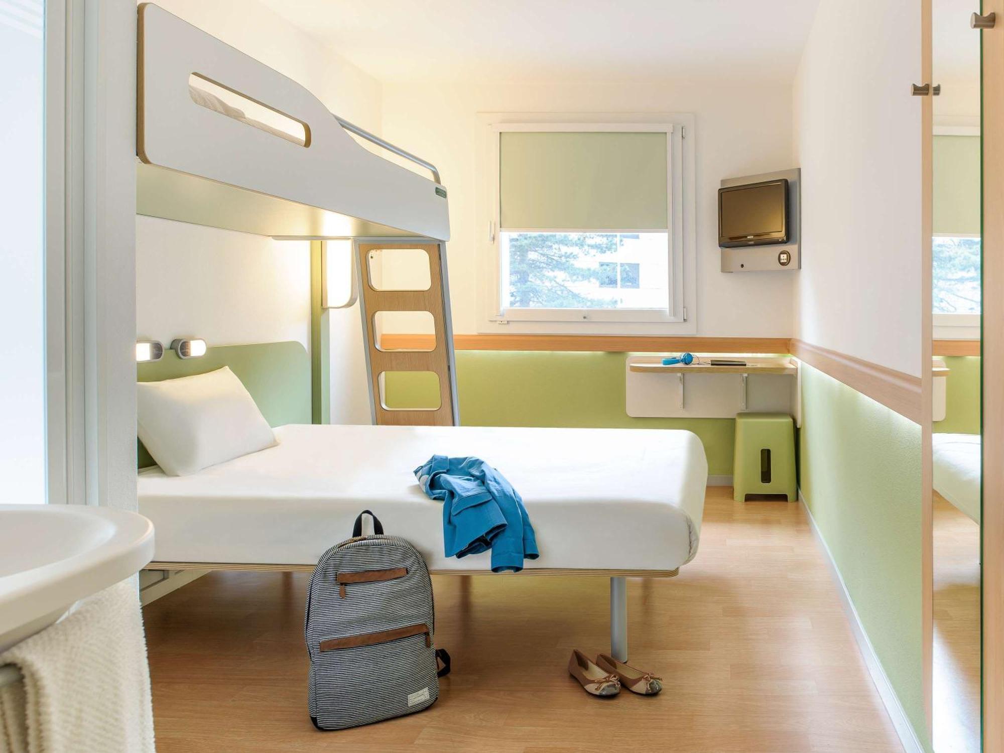 Ibis Budget Givet Exterior photo